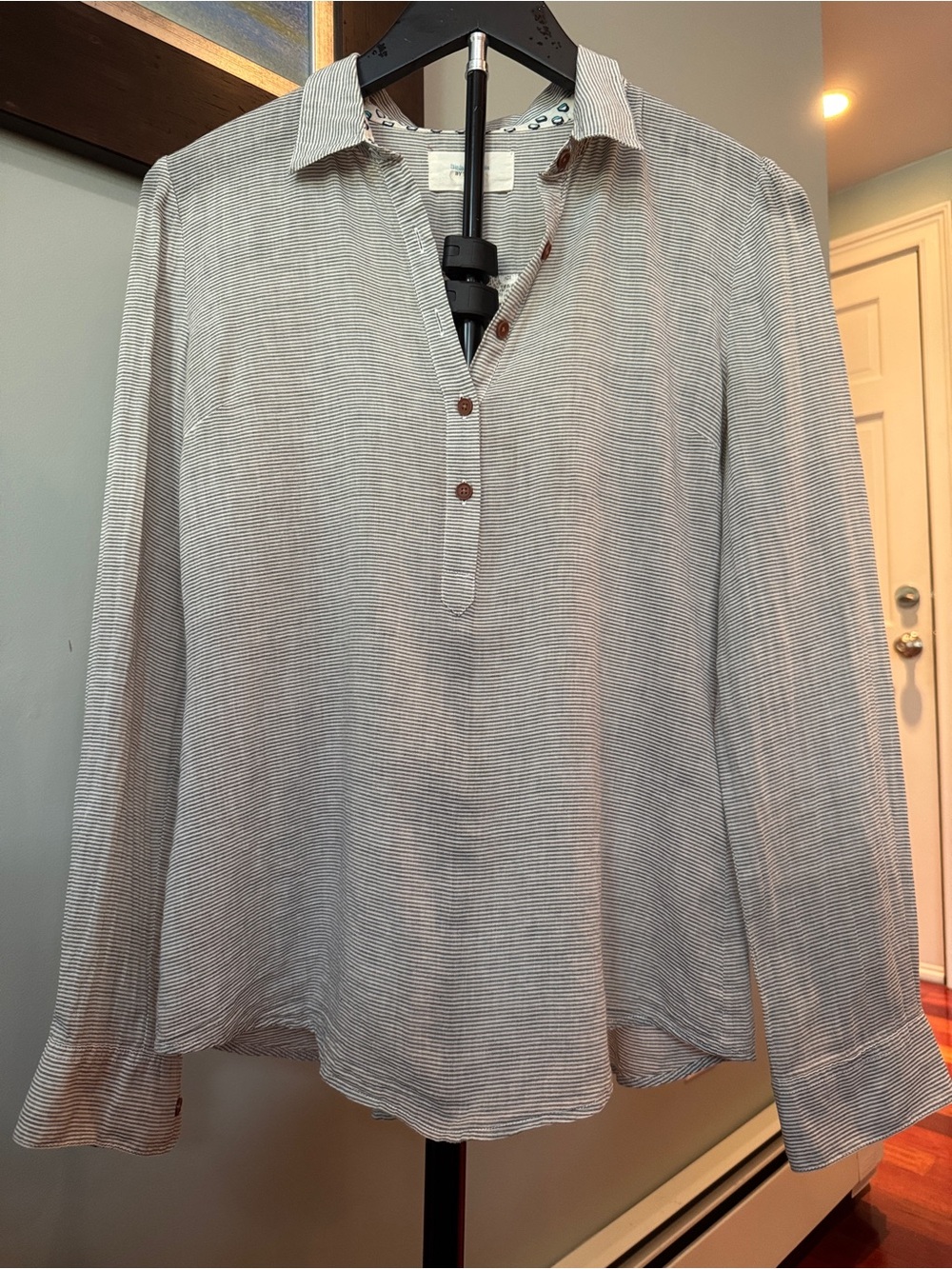 Trovata Birds of Paradise Cotton Blue stripe with back lace accent top Size XS